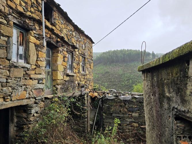 Image No.37-2 Bed Village House for sale