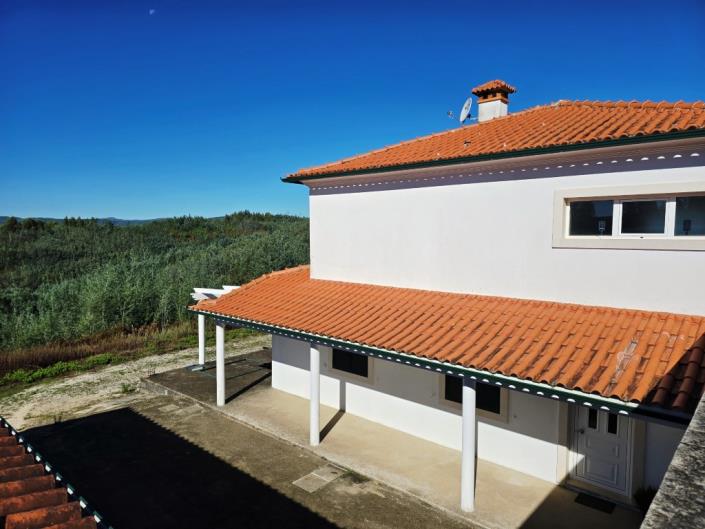 Image No.2-4 Bed Farmhouse for sale