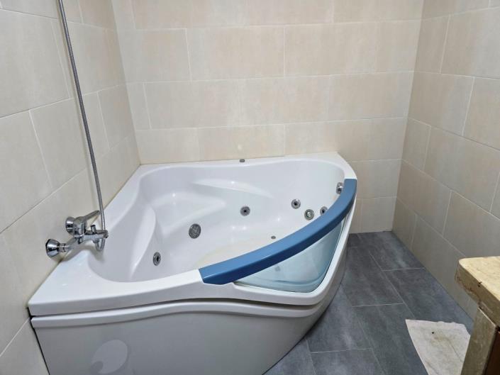 Image No.33-4 Bed Farmhouse for sale