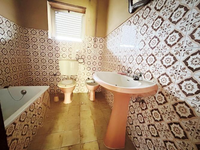 Image No.18-5 Bed House for sale