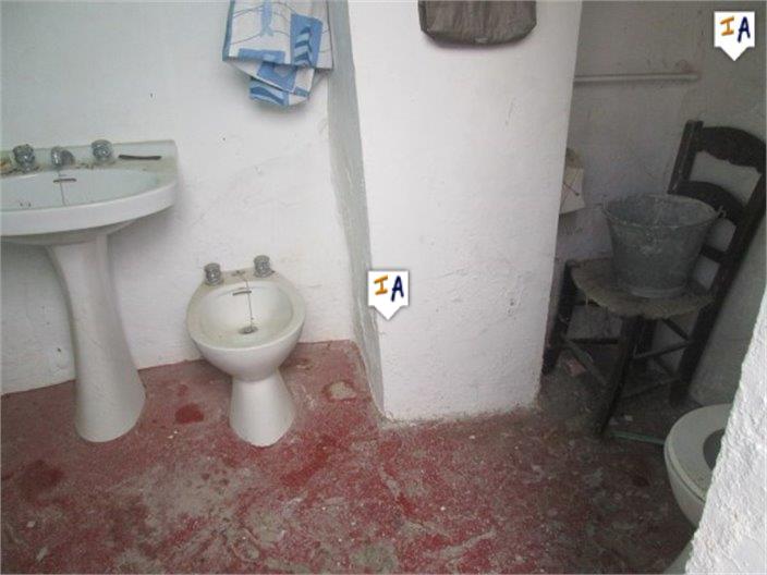 Image No.8-3 Bed House for sale