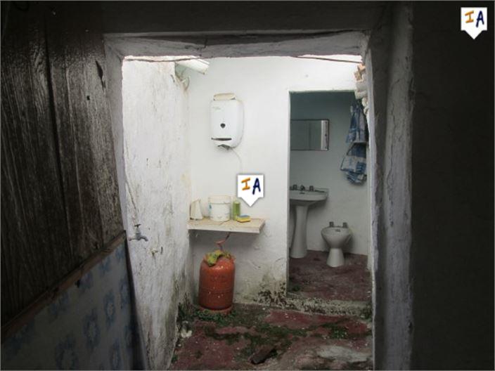 Image No.10-3 Bed House for sale