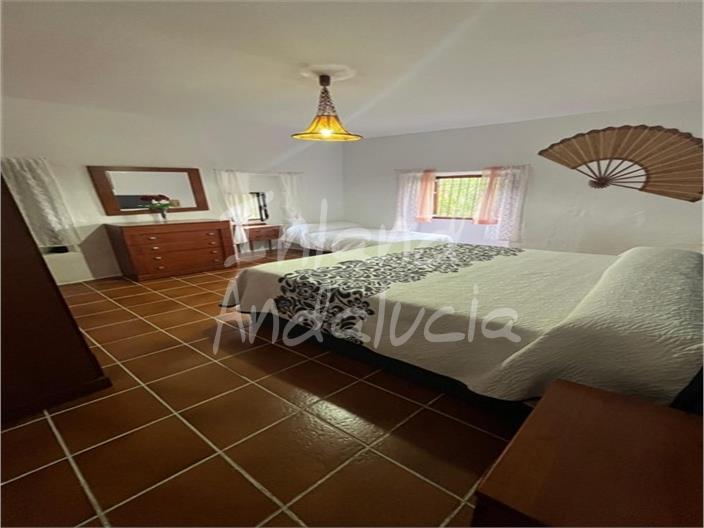 Image No.11-2 Bed Farmhouse for sale