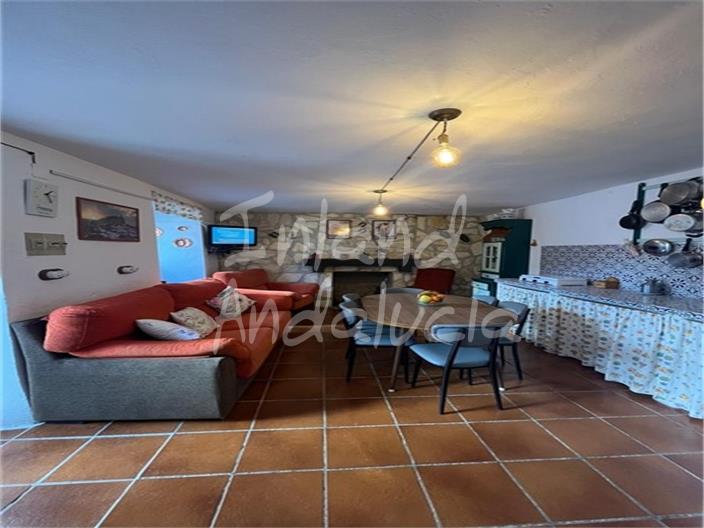 Image No.6-2 Bed Farmhouse for sale