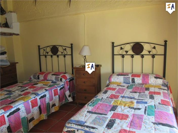 Image No.8-4 Bed House for sale