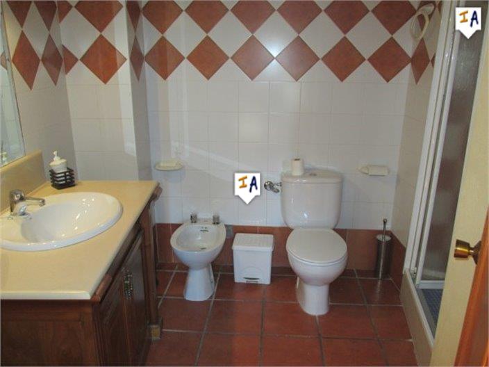 Image No.9-4 Bed House for sale