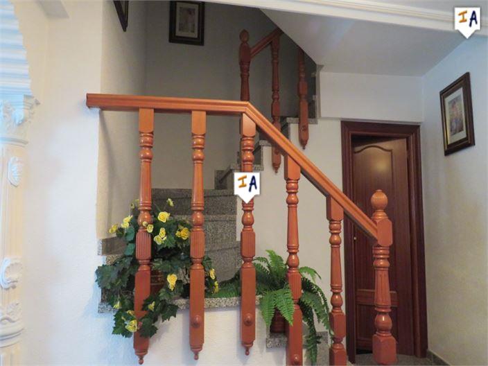 Image No.10-3 Bed House for sale