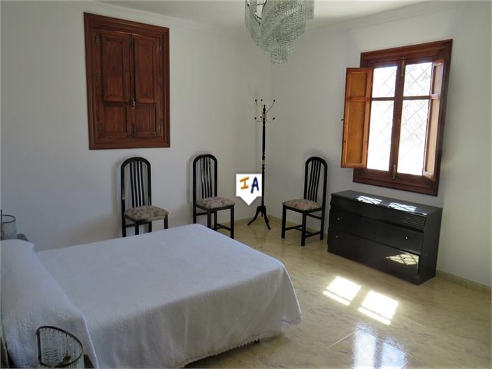 Image No.7-4 Bed House for sale