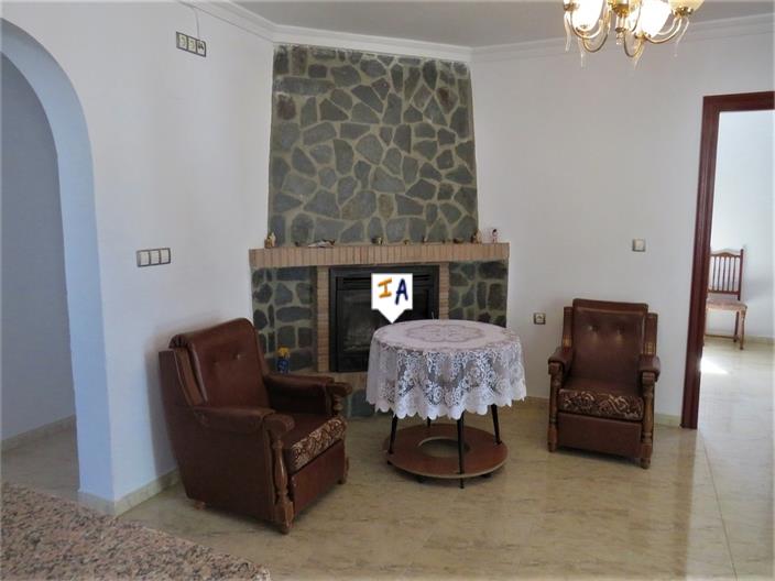 Image No.8-4 Bed House for sale