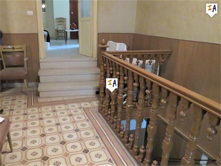 Image No.3-6 Bed House for sale