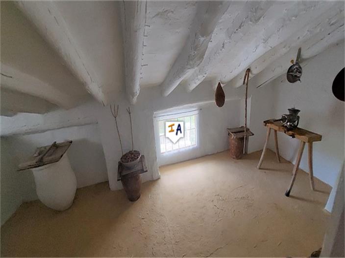 Image No.11-5 Bed House for sale