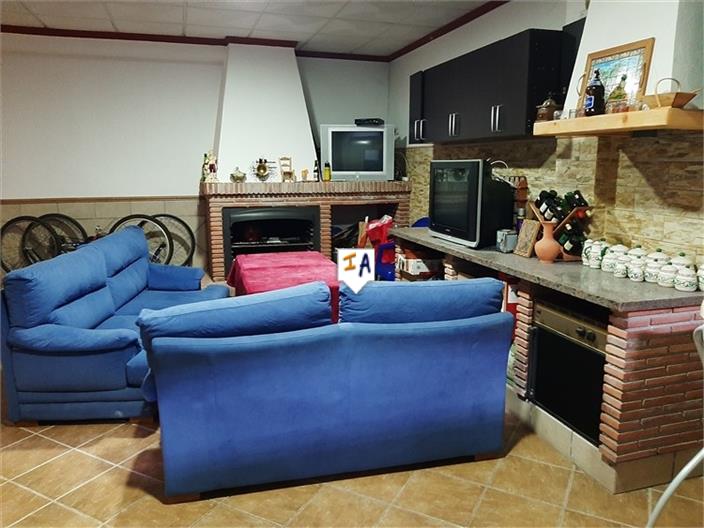 Image No.10-3 Bed Commercial for sale