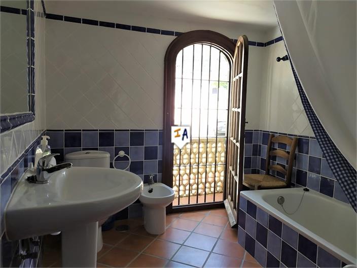 Image No.11-6 Bed House for sale