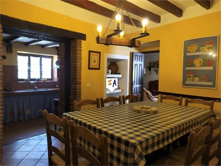 Image No.6-6 Bed House for sale