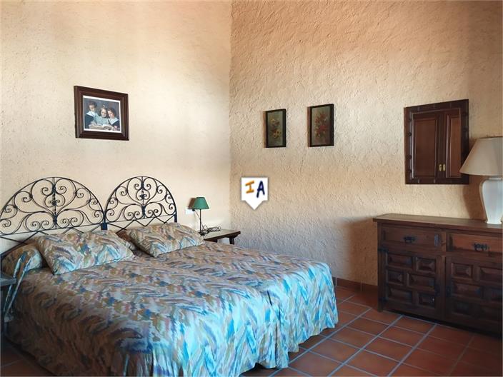 Image No.9-6 Bed House for sale