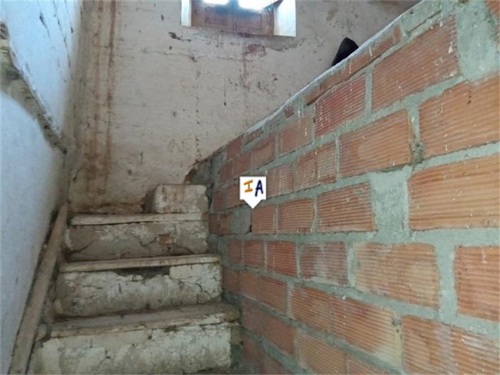 Image No.8-4 Bed House for sale