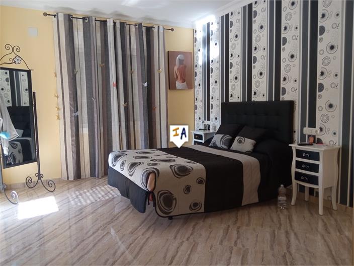 Image No.7-Villa de 4 chambres à vendre à Periana