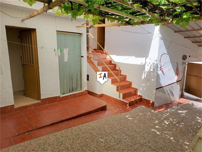 Image No.4-5 Bed House for sale