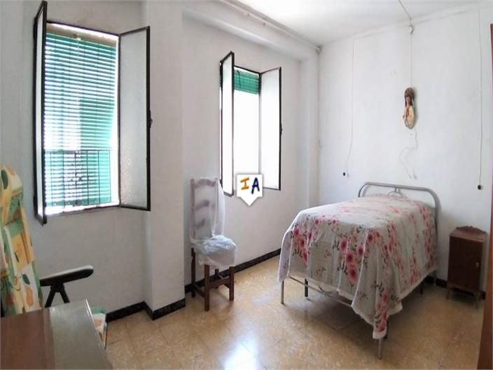 Image No.6-3 Bed House for sale