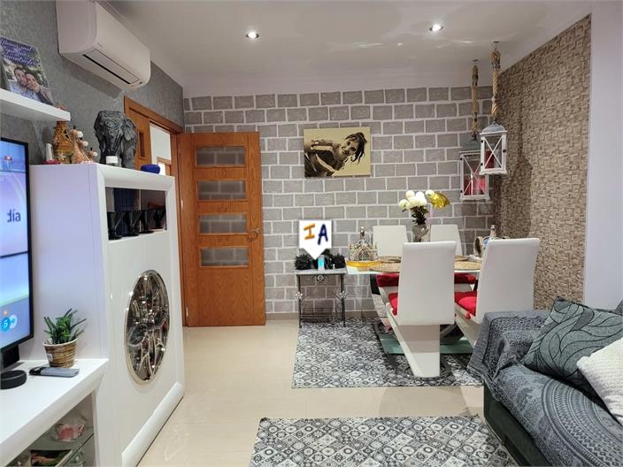 Image No.8-4 Bed House for sale