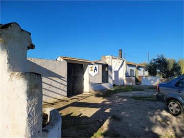 1 - La Lantejuela, Farmhouse