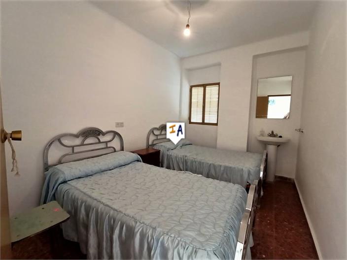 Image No.6-Commercial de 8 chambres à vendre à Luque