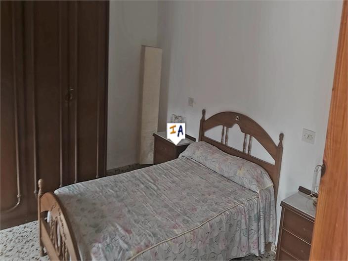 Image No.11-3 Bed House for sale