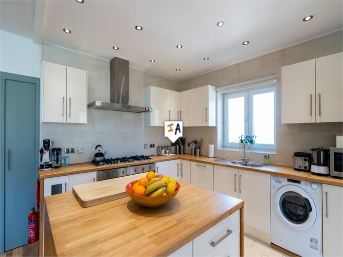 Image No.9-6 Bed Villa for sale