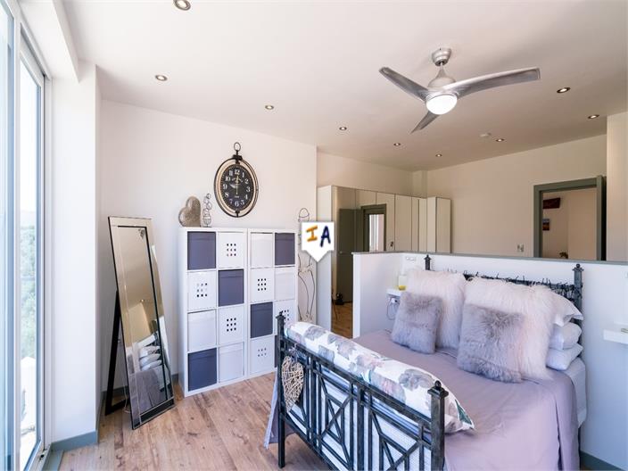 Image No.10-6 Bed Villa for sale