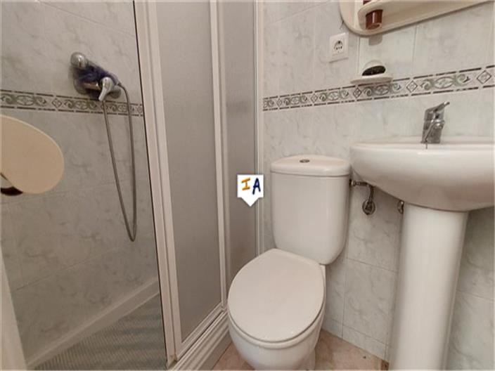 Image No.9-6 Bed House for sale