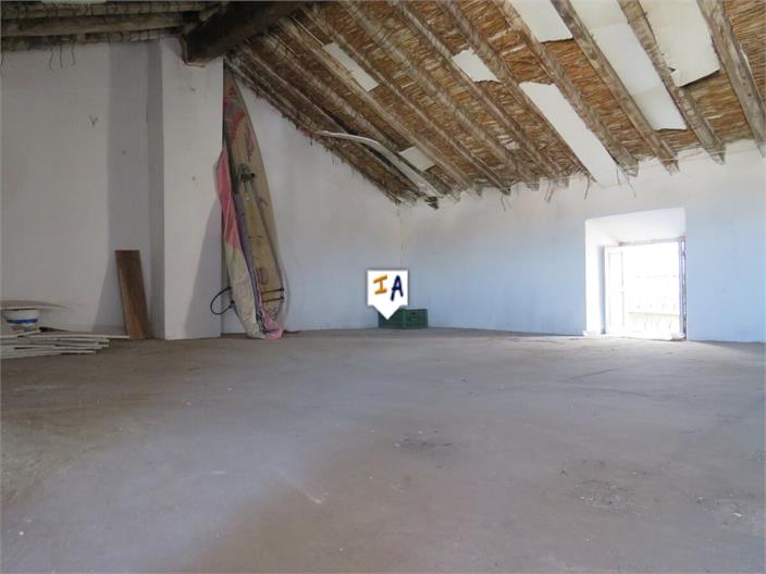 Image No.11-3 Bed House for sale