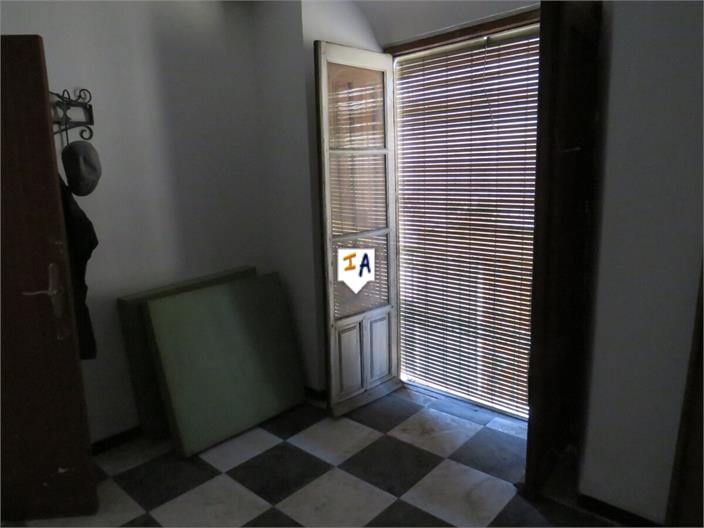 Image No.6-3 Bed House for sale