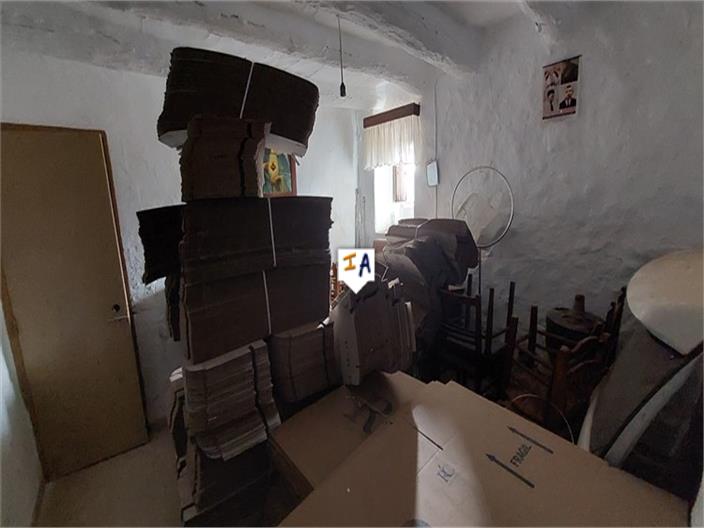 Image No.9-4 Bed House for sale