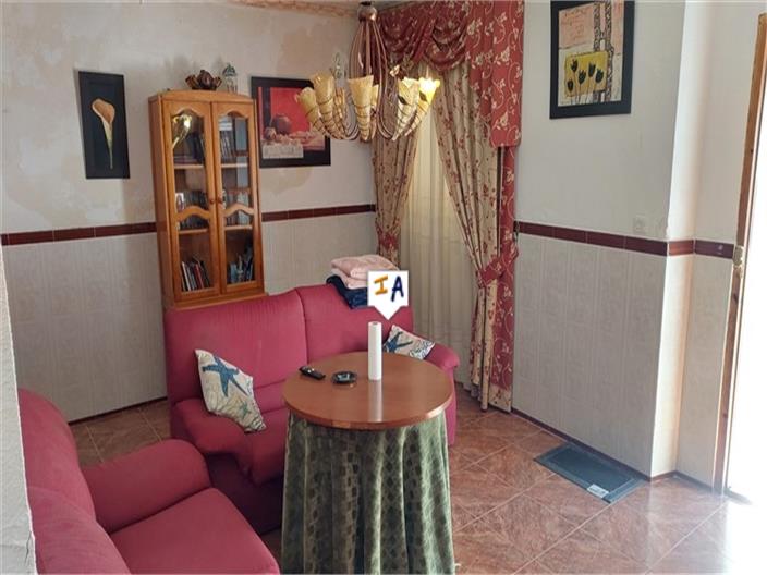 Image No.6-4 Bed House for sale