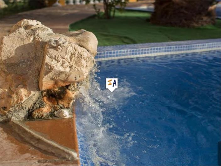 Image No.6-15 Bed Commercial for sale