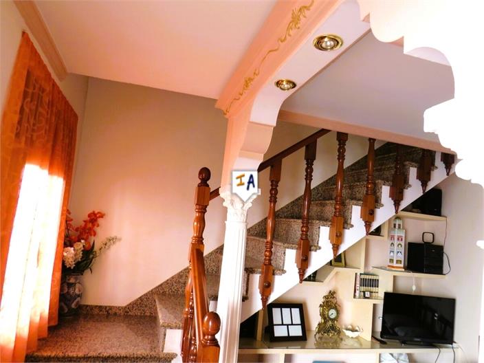 Image No.6-4 Bed House for sale