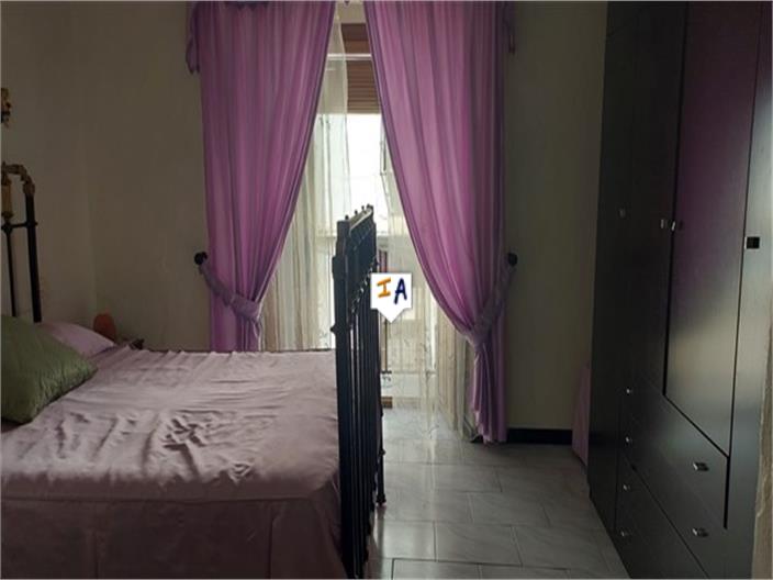 Image No.9-5 Bed House for sale