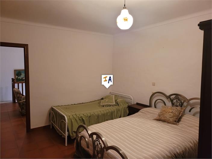 Image No.7-3 Bed House for sale
