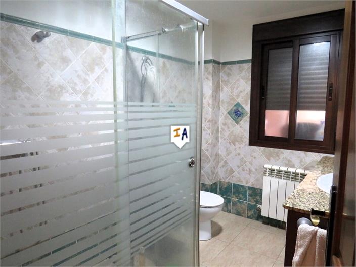 Image No.3-3 Bed House for sale