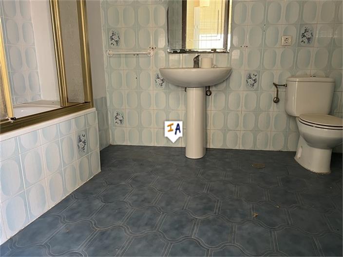 Image No.11-2 Bed Property for sale