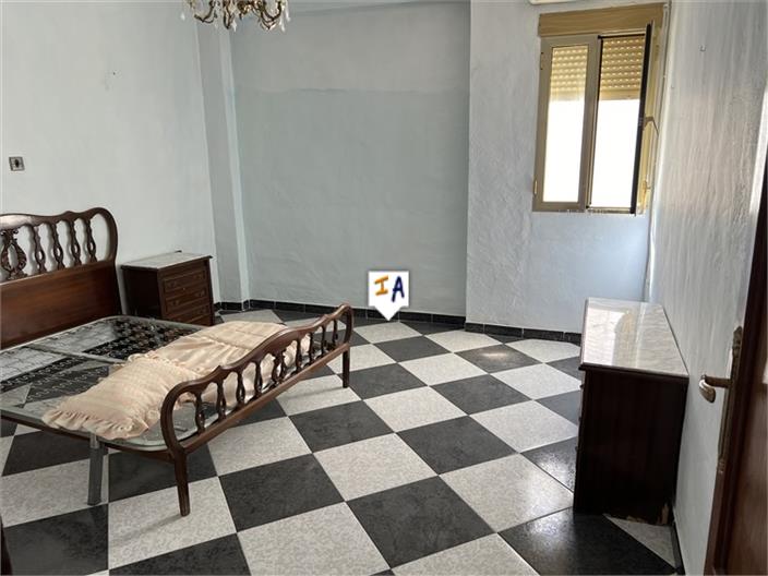 Image No.8-5 Bed Property for sale