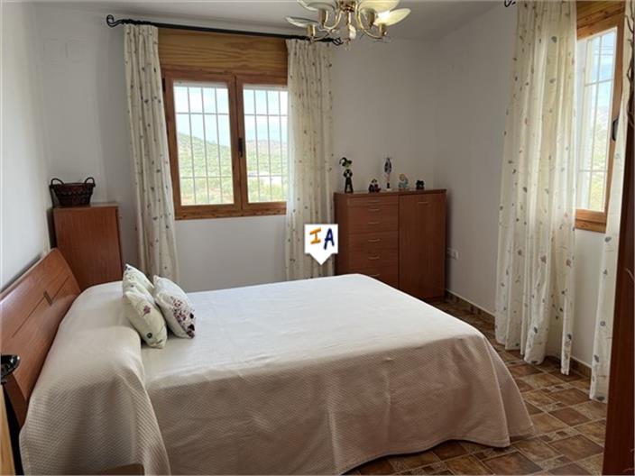 Image No.11-2 Bed House for sale