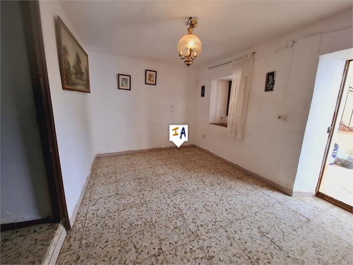 Image No.8-2 Bed House for sale