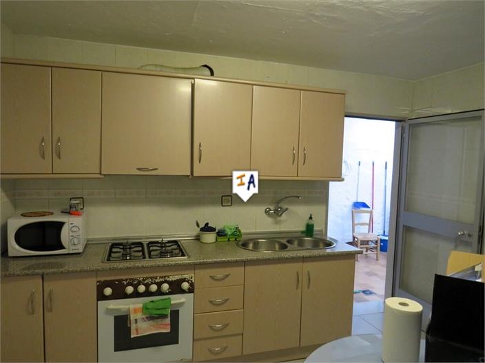 Image No.8-4 Bed House for sale