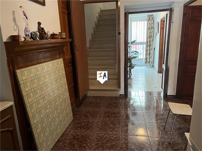 Image No.7-4 Bed House for sale