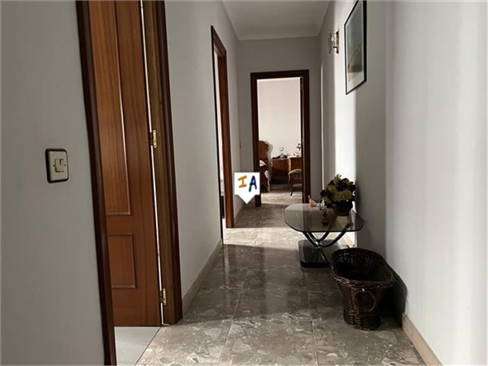 Image No.9-5 Bed House for sale