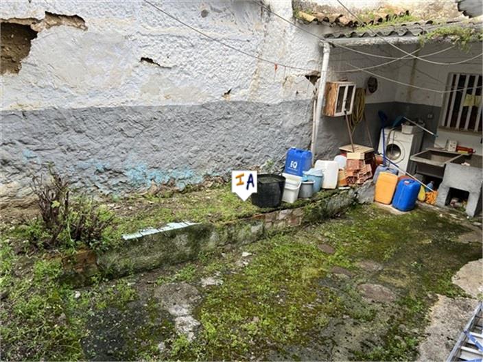 Image No.6-5 Bed House for sale