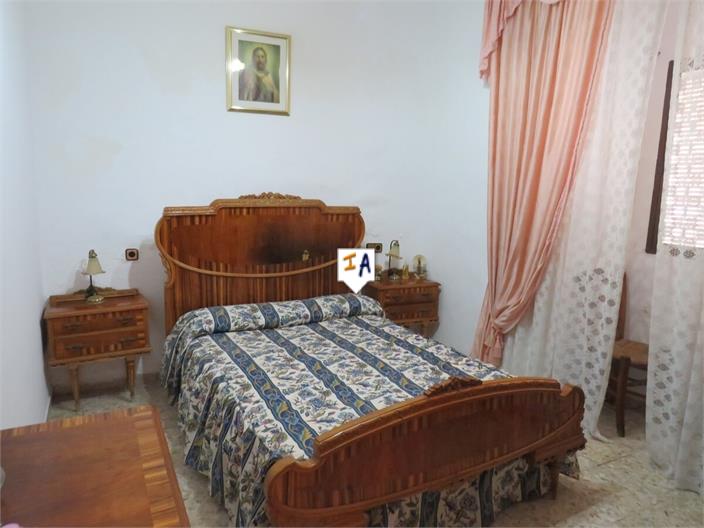 Image No.3-4 Bed House for sale