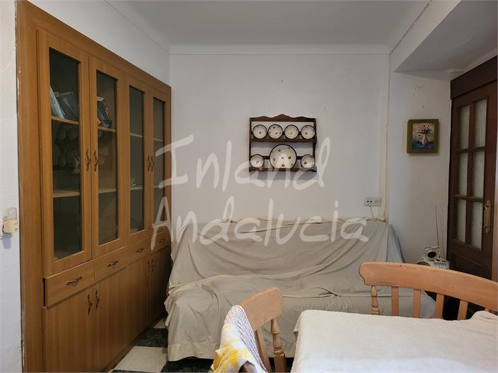 Image No.8-3 Bed House for sale