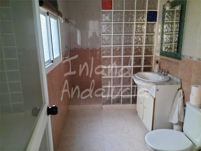 Image No.4-5 Bed House for sale